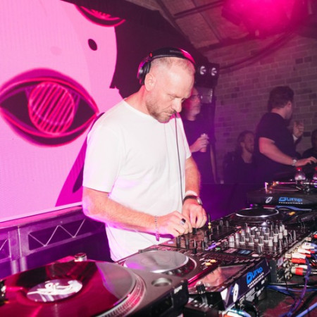Sydney DJ Sugar Ray