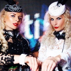 BLONDZ