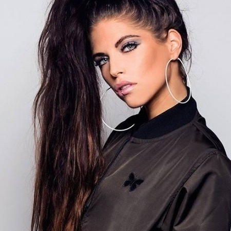CAROLINE ROXY