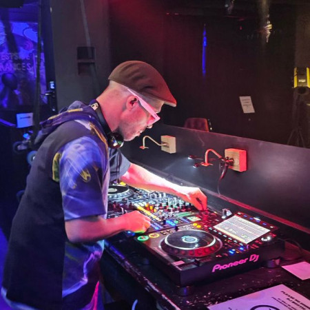 DJ/Producer - Curtis Black