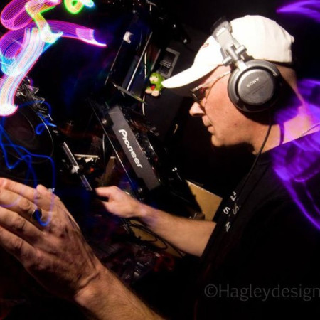 DJ V