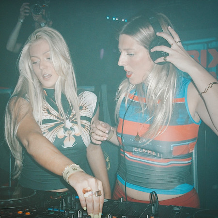 Delia & Daphne
