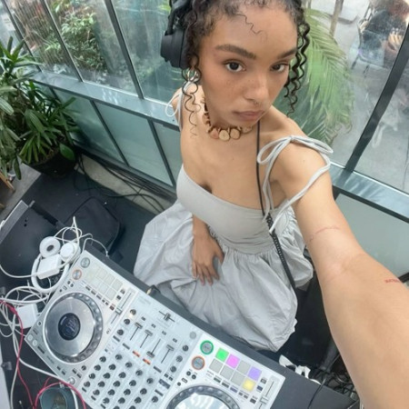 Dj Ava