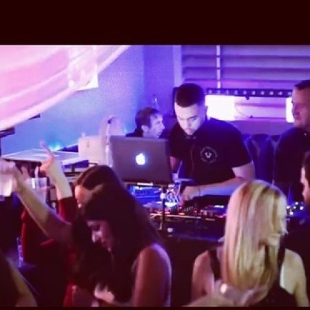 DJ IZE