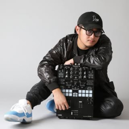 DJ KAGAMI