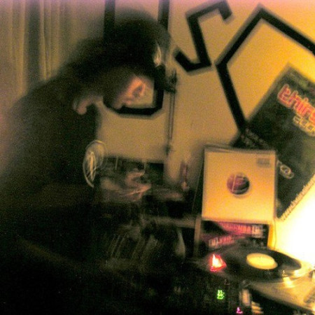 dj mo