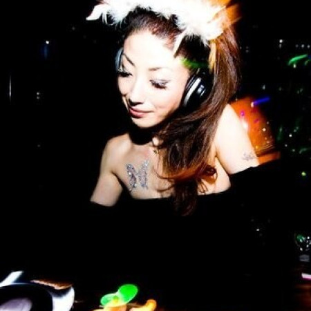 DJ REINA