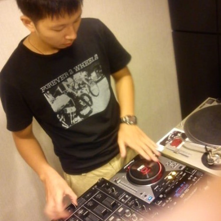 DJ Rocket o.<