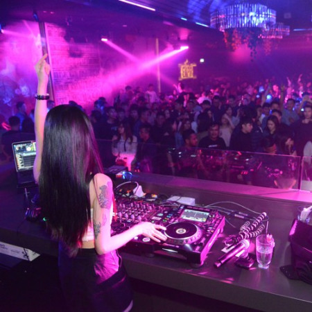 DJ Rowena