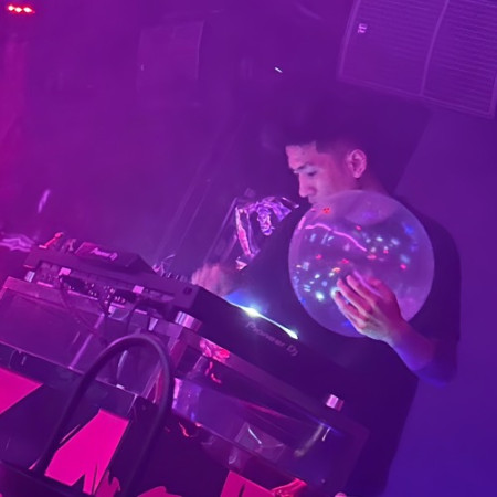DJ - TiNi