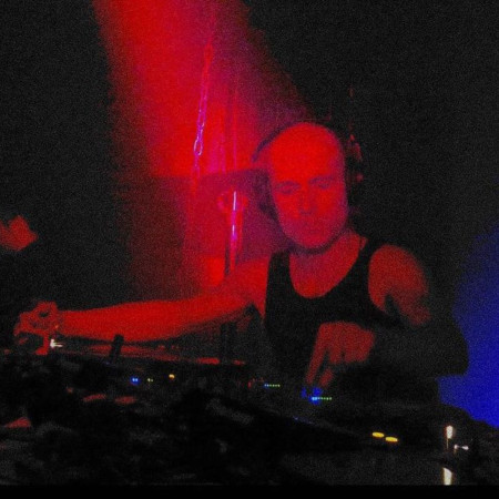 DJ 69