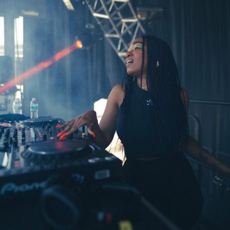 DJ BAD APPLE