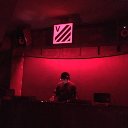 DJ J8n