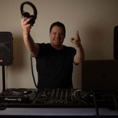 DJ JUK