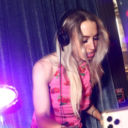 DJ kitty