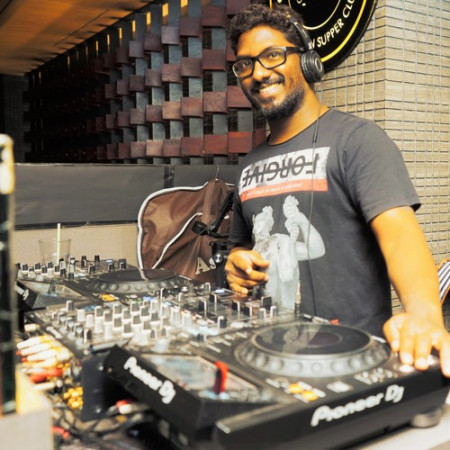DJ Leon Official