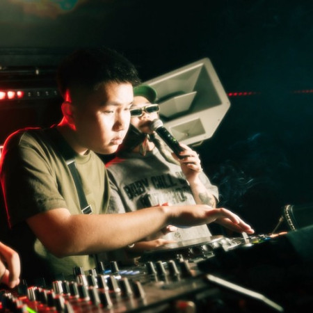 DJ Molly