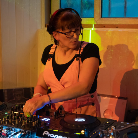 DJ Nikki Foxx