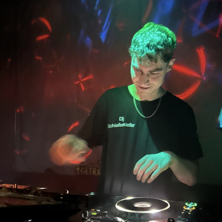 DJ Schieferkiefer
