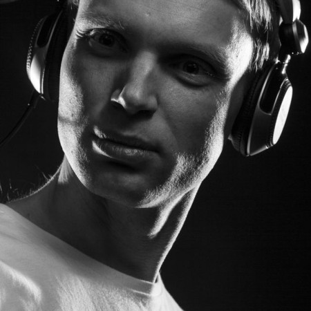 DJ ST