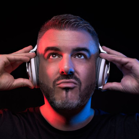 Dj Szecsei
