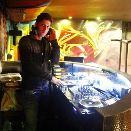 dj tofan