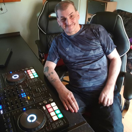 DJ vADER