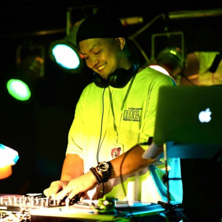 DJヤスカル