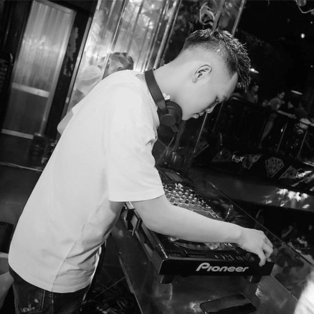 Long Chen (Lobe DJ)