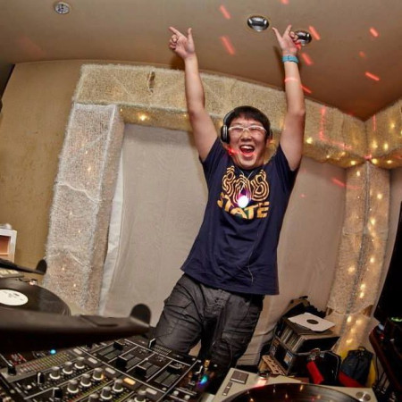 DJ KITA a.k.a ワープハウスおじさん