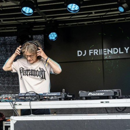 DJ Friendly