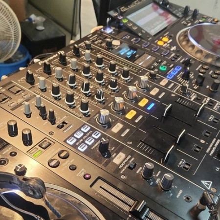 DJ Aron
