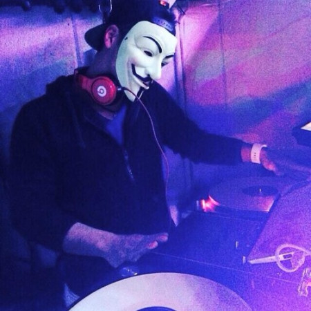 DJ 8810