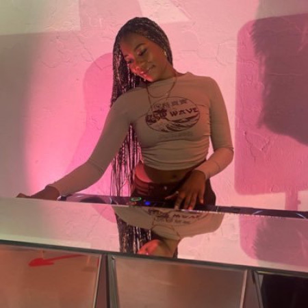 Janelle Wynter