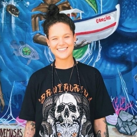 JULIA HILLS