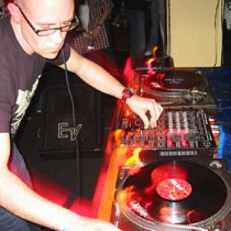 Mike Nouveau