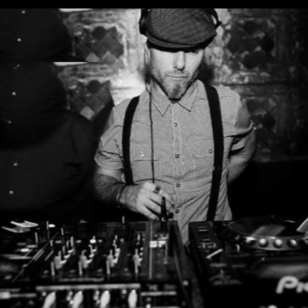 Dj  Niko