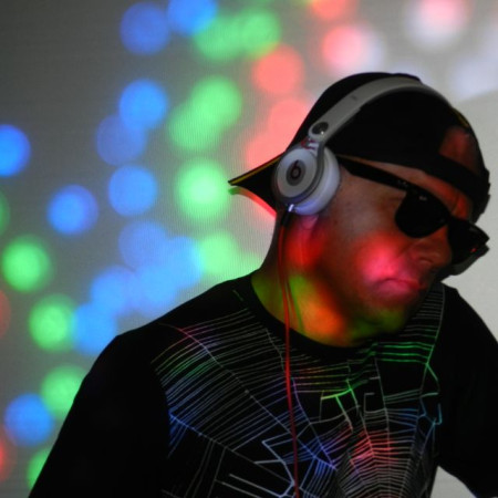 Nil Gubeca DJ and Producer