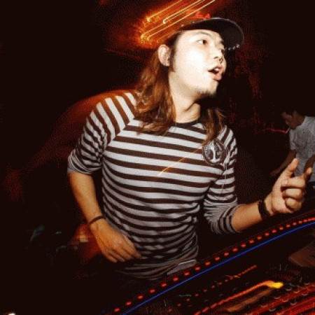 NUMAN(TECHRIDERS、GLAMOOVE)