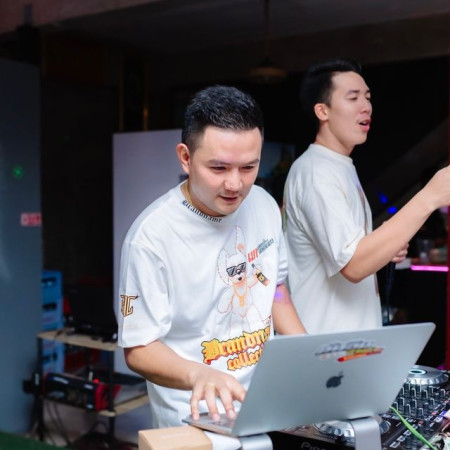 DJ อาเปียวคุง