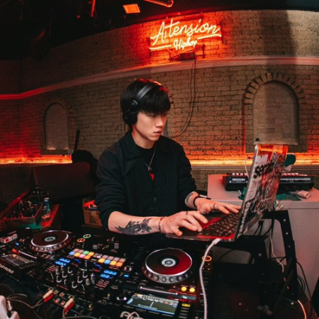 DJ Dougie