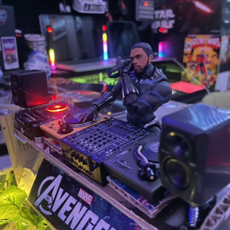DJ sakudonuts