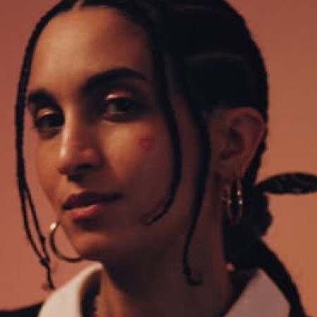 SARAH FARINA