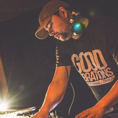 Sean McCabe / Good Vibrations