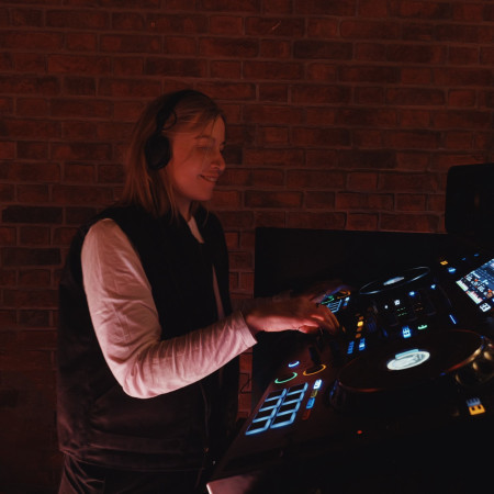 Shelle.y