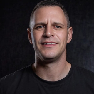 Simon Jaxx