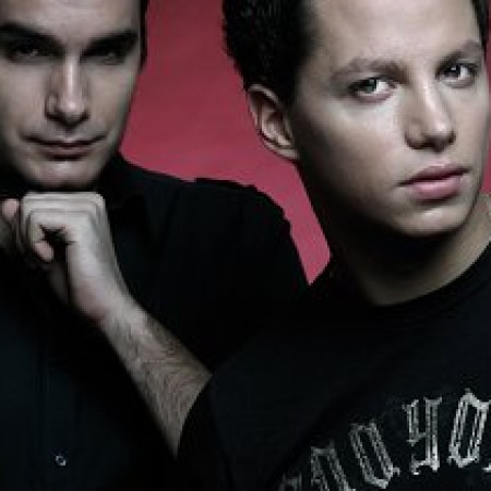 Simon & Shaker