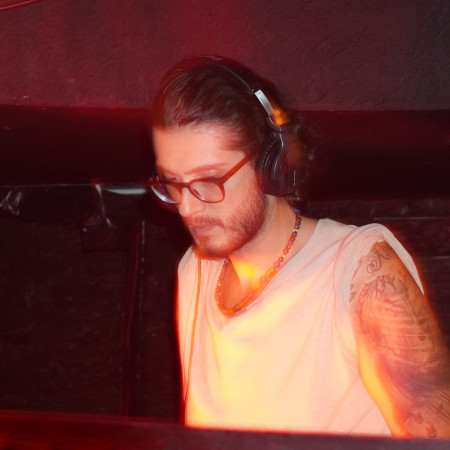 TECHKƎN