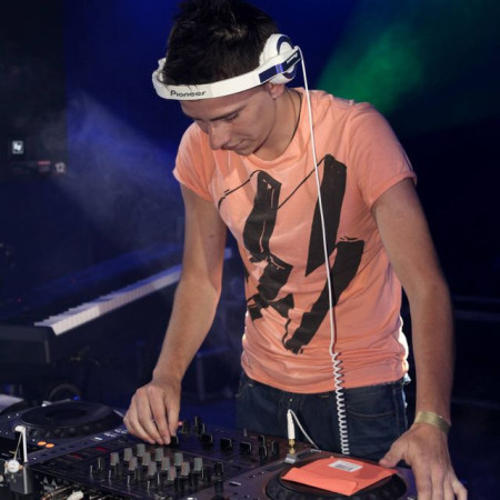 DJ TusaZ