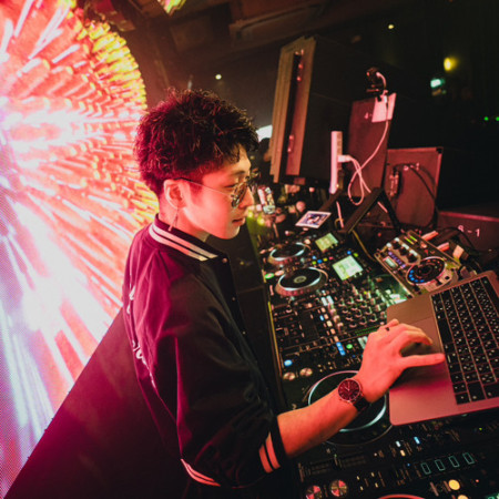 DJ $HIN